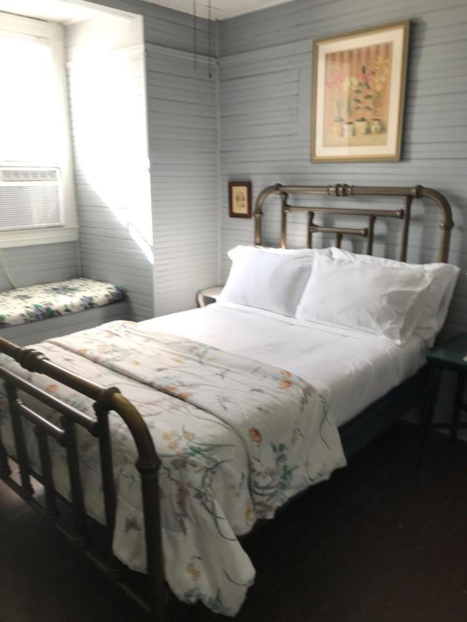 Grand Old Lady Hotel 韦恩斯维尔 外观 照片